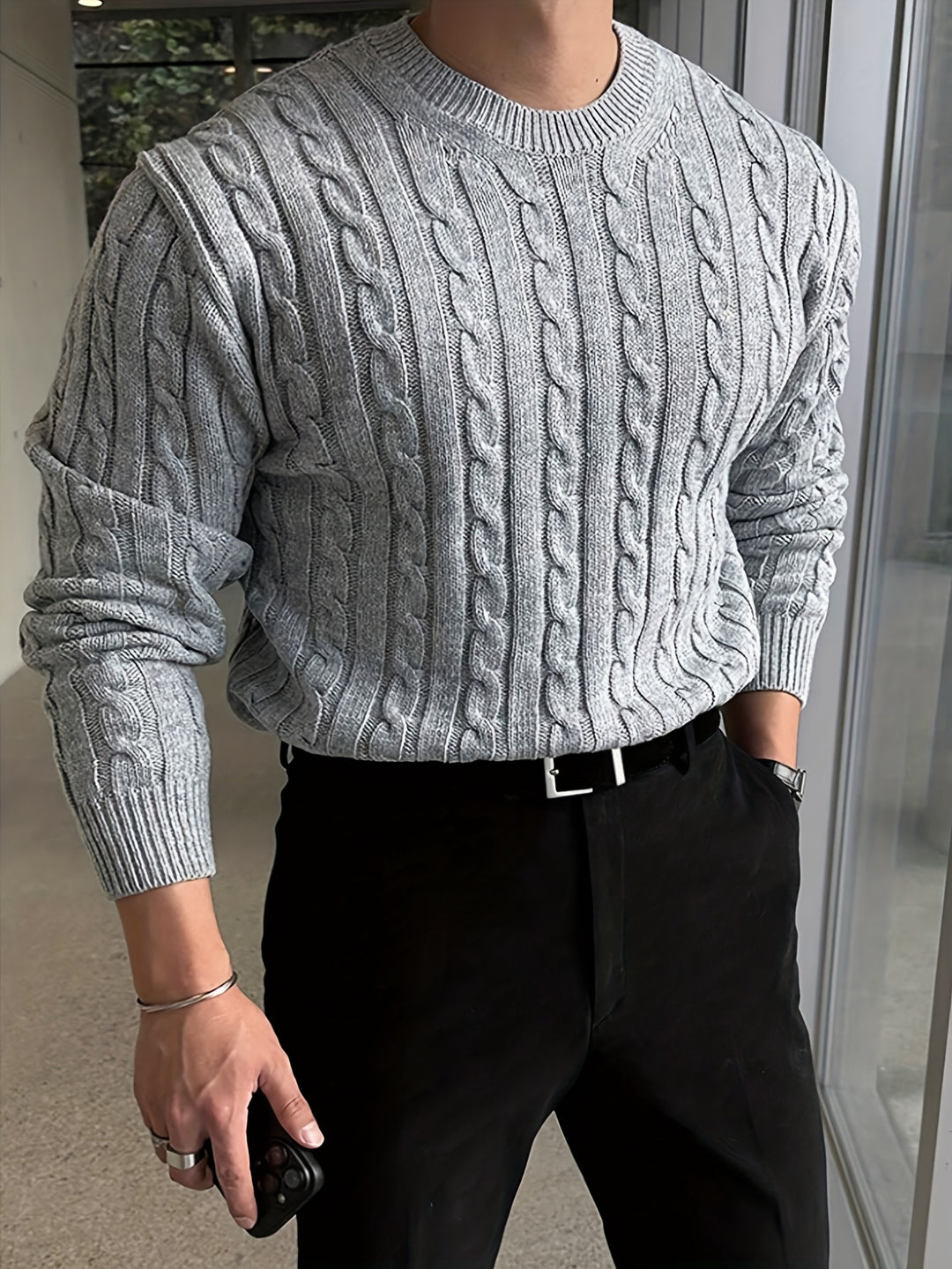Gareth | Cable-Knit Round Neck Sweater