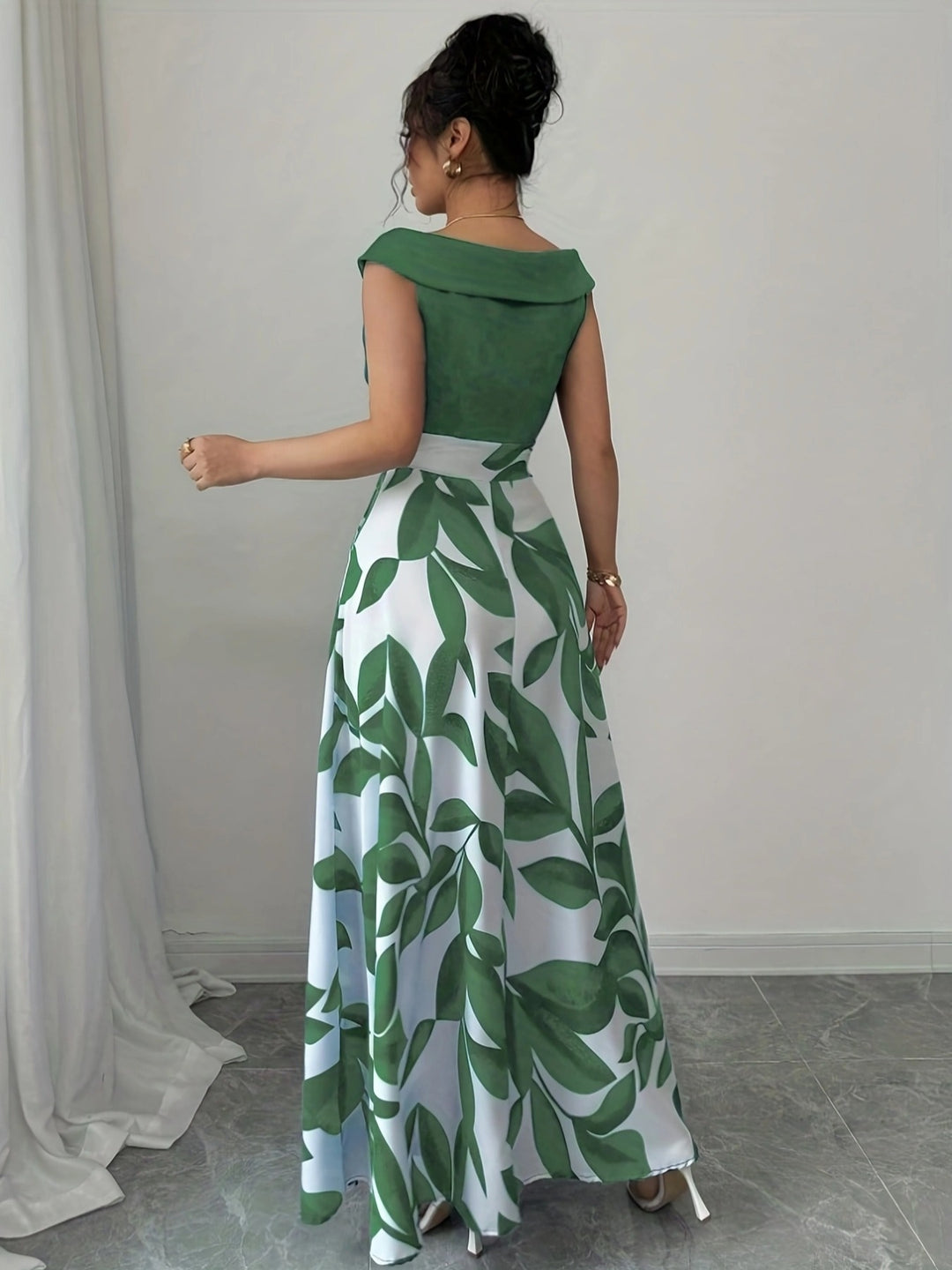Sabrina | Elegant Leaf-Print A-Line Maxi Dress