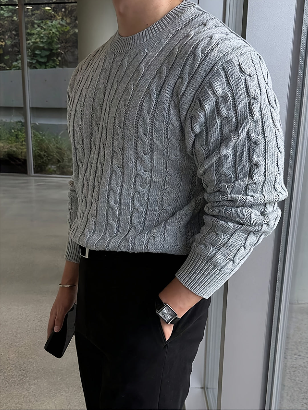 Gareth | Cable-Knit Round Neck Sweater