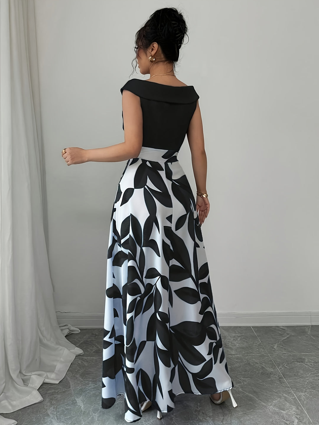 Sabrina | Elegant Leaf-Print A-Line Maxi Dress