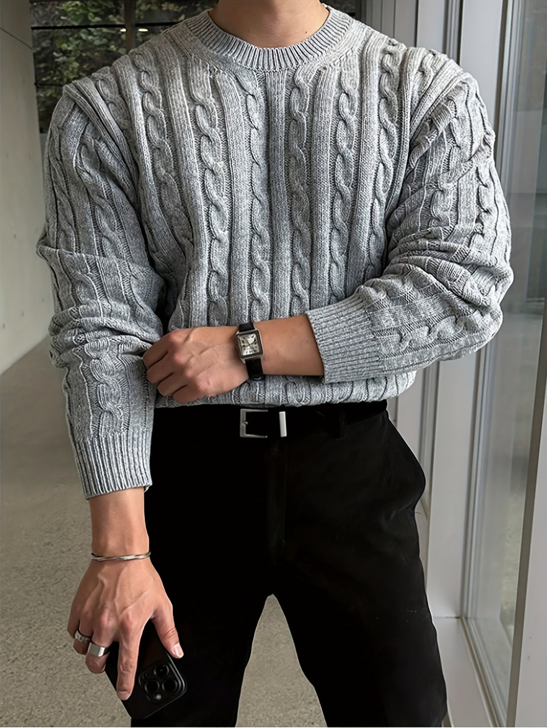 Gareth | Cable-Knit Round Neck Sweater