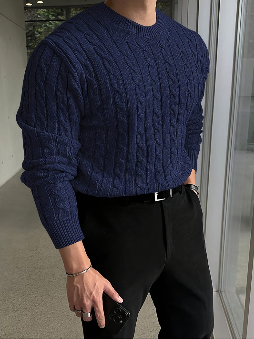 Gareth | Cable-Knit Round Neck Sweater