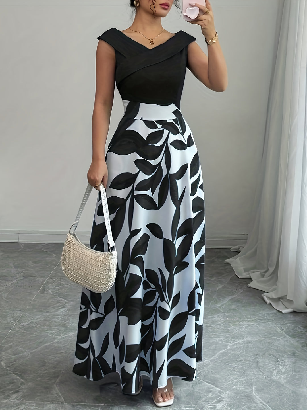 Sabrina | Elegant Leaf-Print A-Line Maxi Dress