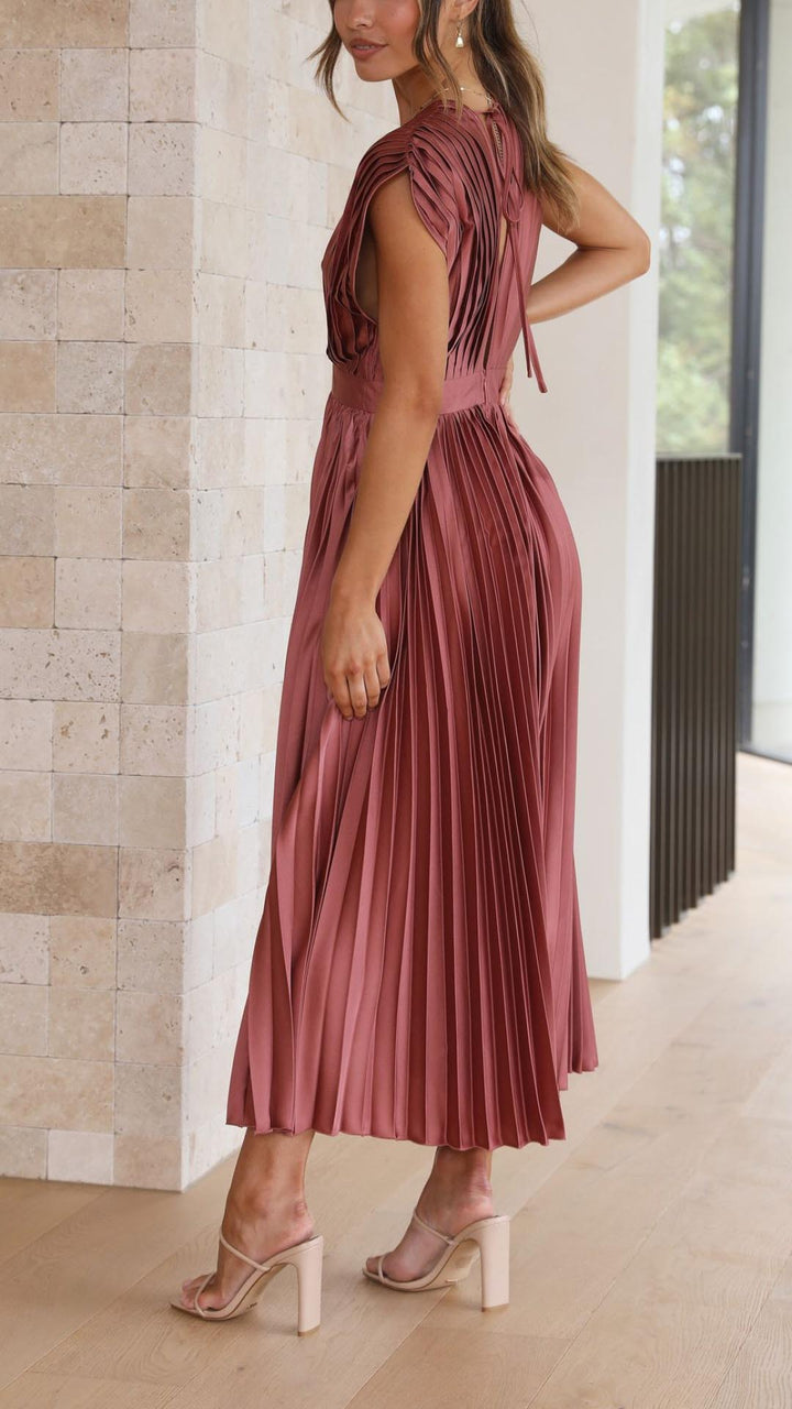 Kaitlyn | Stylish Pleated V-Neck Midi Dress
