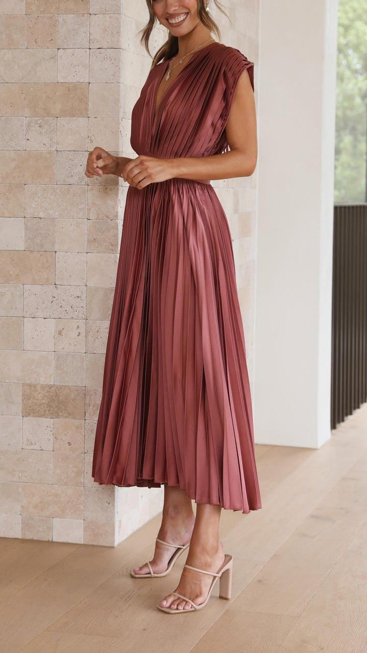Kaitlyn | Stylish Pleated V-Neck Midi Dress