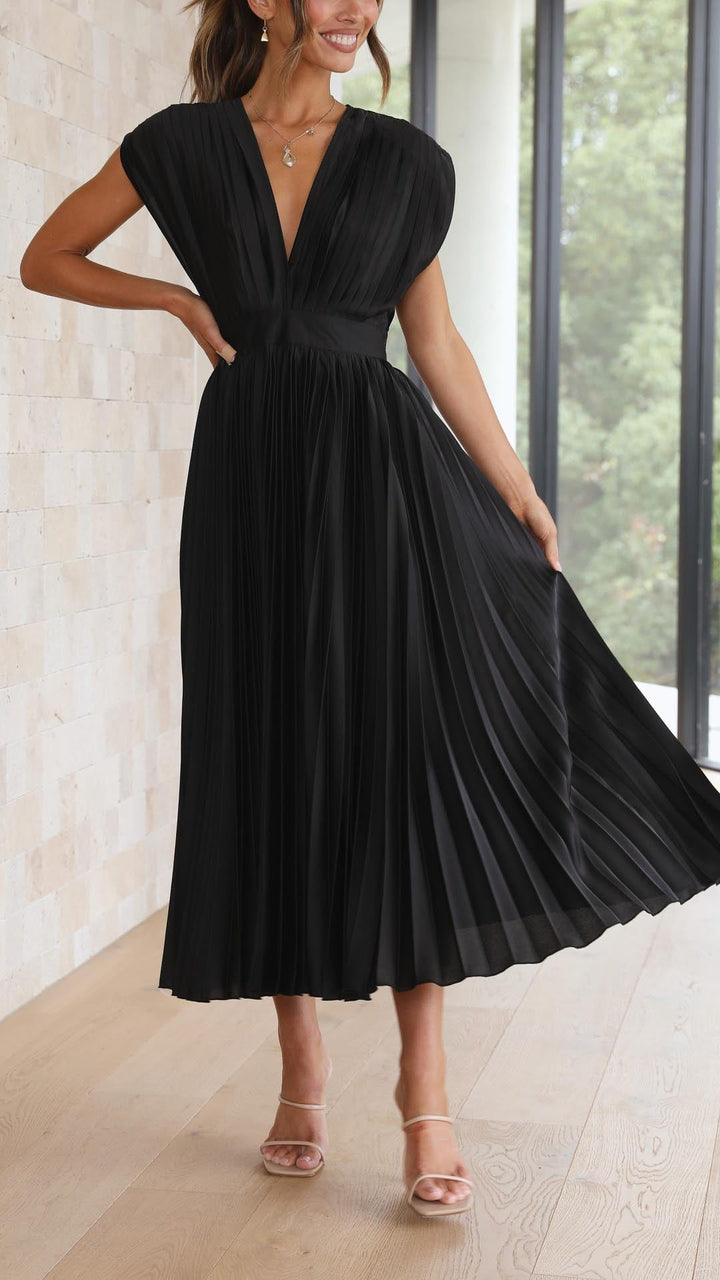 Kaitlyn | Stylish Pleated V-Neck Midi Dress